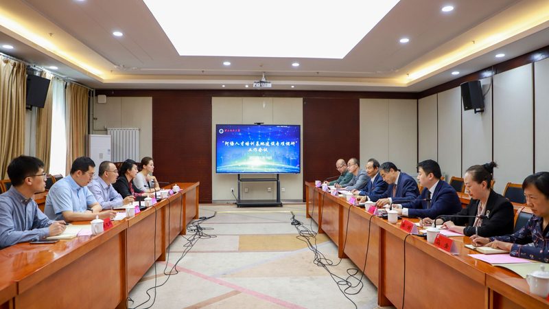 相较于传统的集体教学，一对一教学具有以下优势：